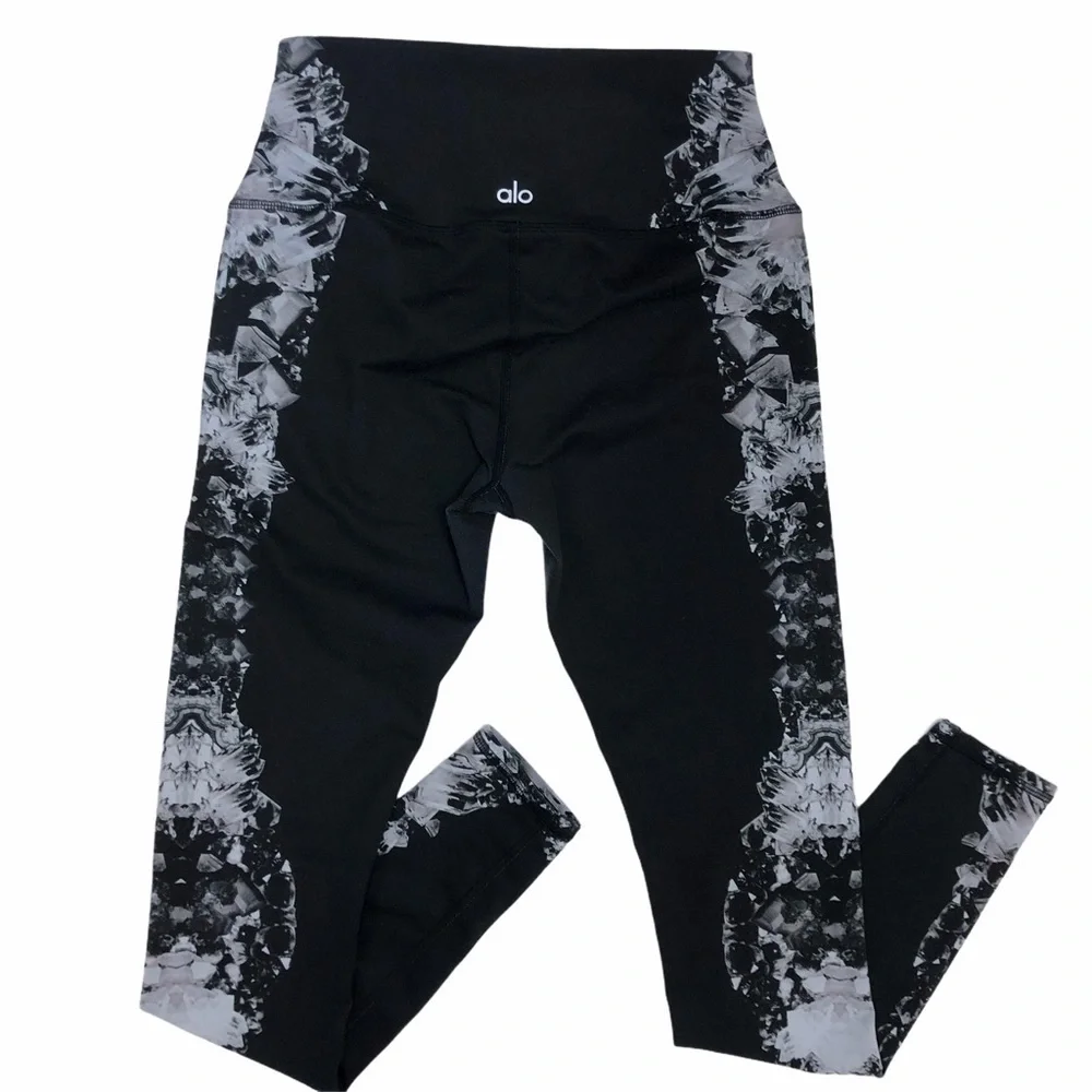 ALO Yoga Airbrush Printed Legging Size Small Black White Athletic Activewear